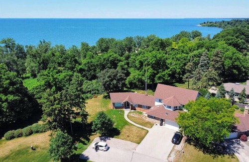 Ruthven Apartment | Coastal Suite #1 - Seacliff Beach Suites
