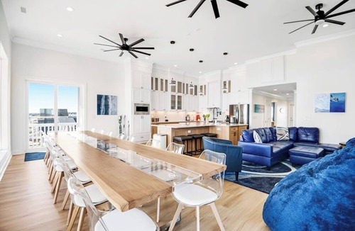 Surf City House | 🏖️ Coastal Villa with Pool, Hot Tub, EV⚡and Game Room 🌅