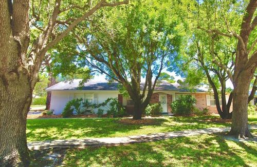 Tequesta House | Coastal Village Retreat