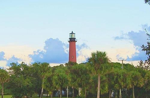 Tequesta House | Coastal Village Retreat