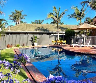 Lakes Entrance Hotel | Coastal Waters Motor Inn