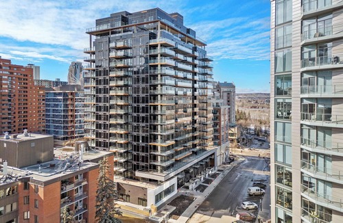 Eau Claire Apartment | Coastal Winds DT Gym River Walk