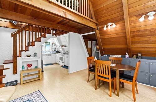 Florence Cabin | Coastal Woodlands A-Frame Sanctuary