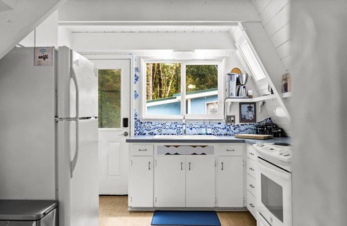 Florence Cabin | Coastal Woodlands A-Frame Sanctuary