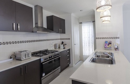 Clifton Springs House | Coastalhouse Curlewis getaway