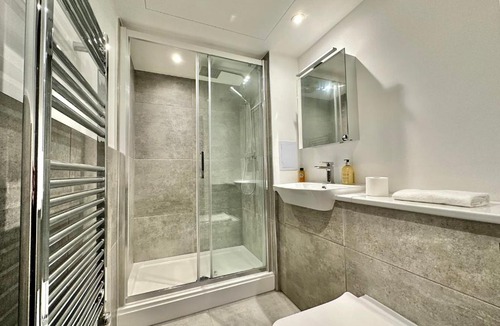 Nailsea Apartment | Coates House by Guestz