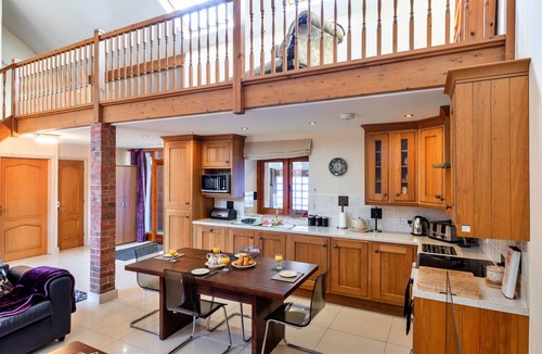 Bicton Cottage | Cob Barn, Great Houndbeare Farm
