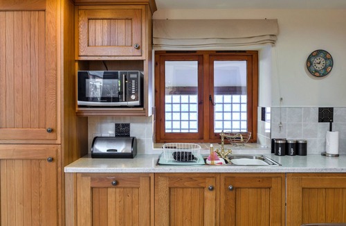 Bicton Cottage | Cob Barn, Great Houndbeare Farm