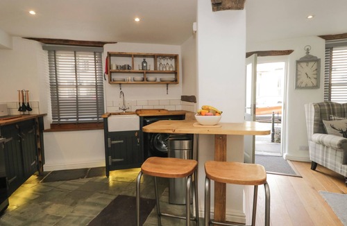 Kendal Cottage | COBBLE COTTAGE, romantic, with open fire in Kendal