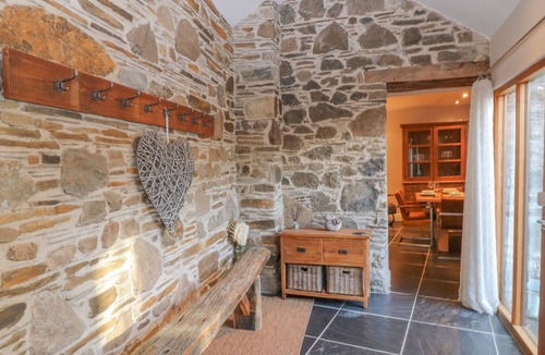 Callington Cottage | COBBLEDICKS COTTAGE, pet friendly, with open fire in Callington