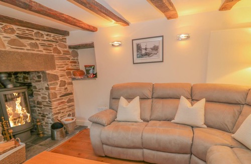 Callington Cottage | COBBLEDICKS COTTAGE, pet friendly, with open fire in Callington