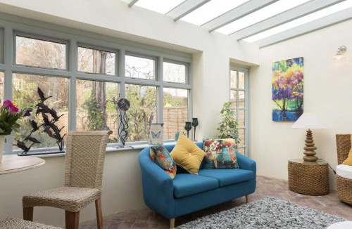 Pembridge House | Cobbler's Cottage