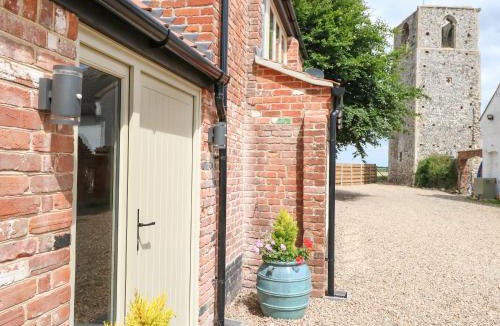 Repps with Bastwick House | Cobblers Barn
