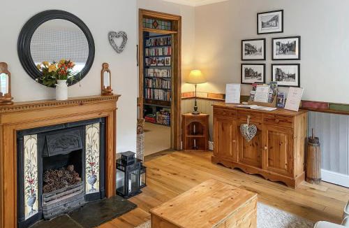 Petworth House | Cobblers Cottage