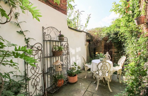 Whitchurch Cottage | COBBLERS COTTAGE, pet friendly in Whitchurch