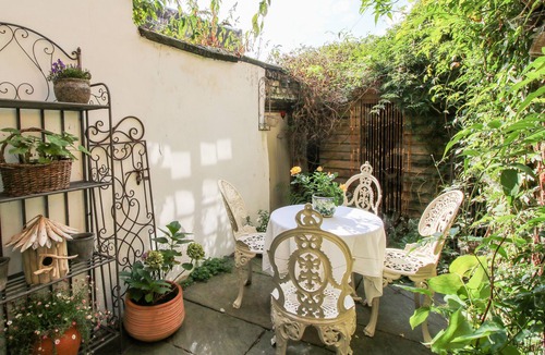 Whitchurch Cottage | COBBLERS COTTAGE, pet friendly in Whitchurch