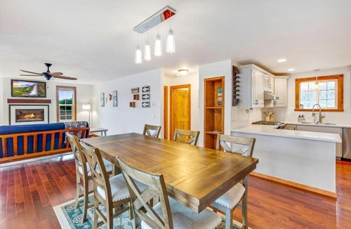 Ocean Shores House | Cobblestone Cottage