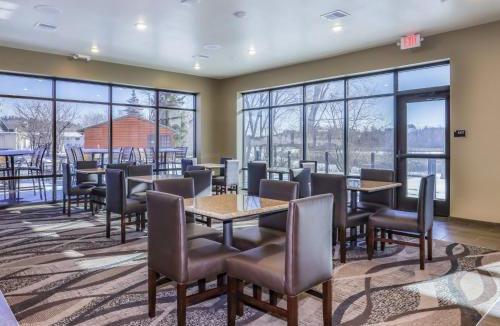 Rhinelander Hotel | Cobblestone Hotel & Suites - Rhinelander