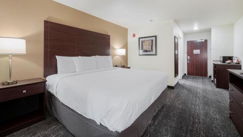 Two Rivers Hotel | Cobblestone Hotel & Suites - Two Rivers