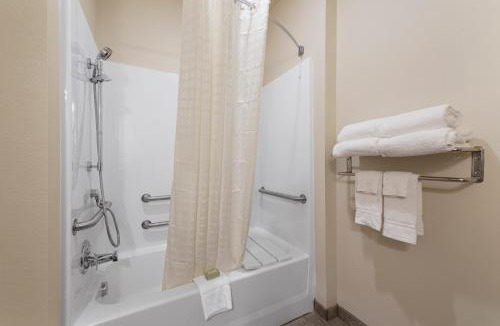 Austin Hotel | Cobblestone Hotel & Suites - Austin
