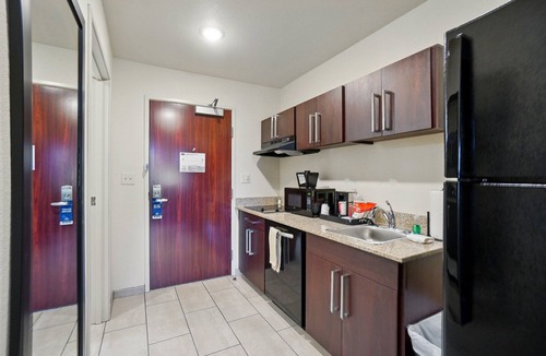 Eaton Hotel | Cobblestone Hotel & Suites - Eaton