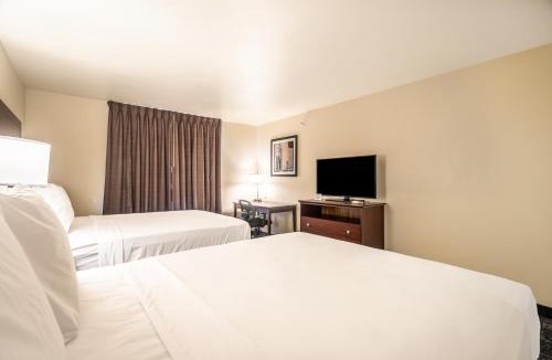 Newport Hotel | Cobblestone Hotel & Suites - Newport