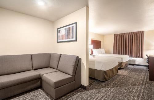 Newport Hotel | Cobblestone Hotel & Suites - Newport