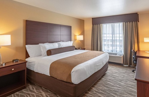 Hartford Hotel | Cobblestone Hotel & Suites - Hartford