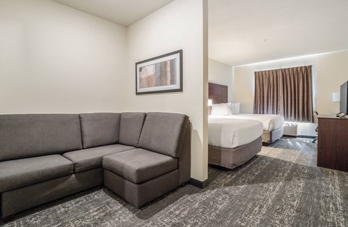 Newport Hotel | Cobblestone Hotel & Suites - Newport