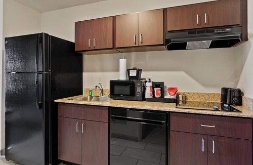Newport Hotel | Cobblestone Hotel & Suites - Newport