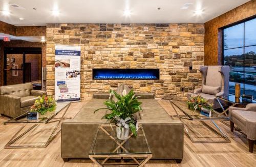 Fairfield Bay Hotel | Cobblestone Inn & Suites Fairfield Bay