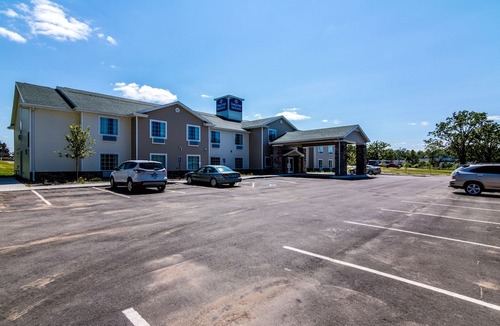 Barron Hotel | Cobblestone Inn & Suites - Barron
