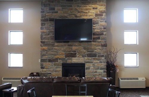 Denison Hotel | Cobblestone Inn & Suites - Denison - Oak Ridge