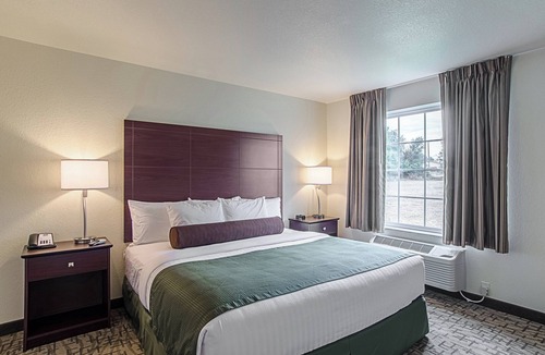 Guernsey Hotel | Cobblestone Inn & Suites - Guernsey