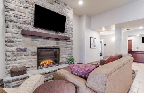 Holdrege Hotel | Cobblestone Inn & Suites - Holdrege