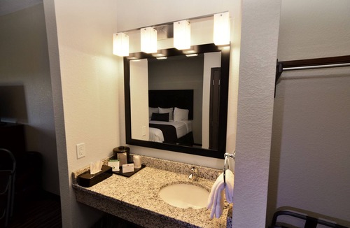 Manning Hotel | Cobblestone Inn & Suites - Manning