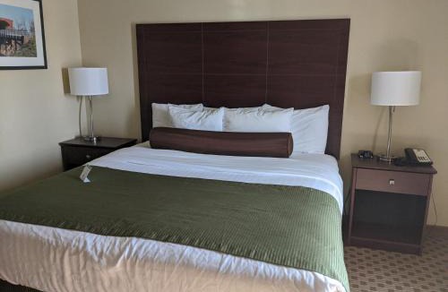 Winterset Hotel | Cobblestone Inn & Suites-Winterset