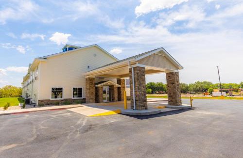 Winters Hotel | Cobblestone Inn & Suites - Winters
