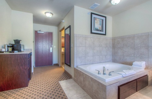 Wray Hotel | Cobblestone Inn & Suites - Wray