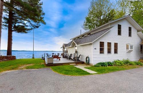 Winthrop House | Cobbossee Hideaway