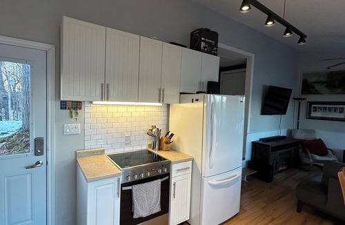 Frontenac Cottage | Cobby House 2 bedroom + Loft. (Just installed new 16 x 16 dock)