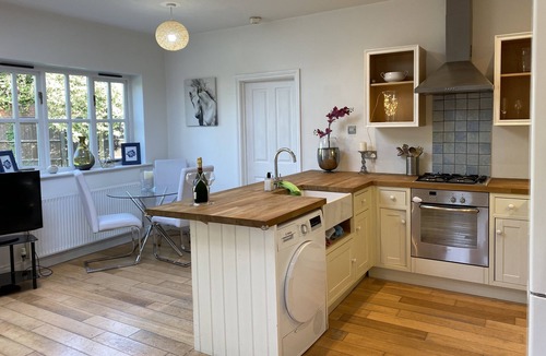 Cobham Cottage | COBHAM COTTAGE