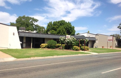 Cobram Hotel | Cobram Colonial Motor Inn