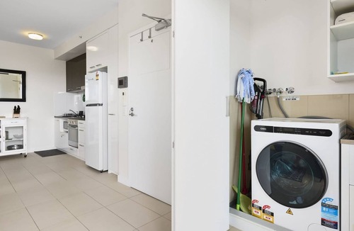 Coburg Apartment | Coburg Loft - Modern 1 Bed Apartment