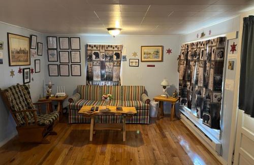 Lackey Hill Villa | Cochran Farm House