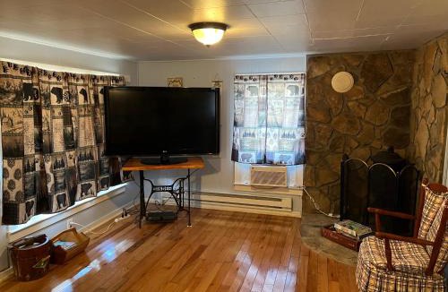 Lackey Hill Villa | Cochran Farm House