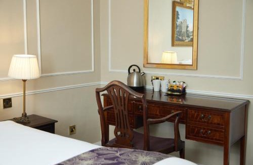 Stony Stratford Hotel | Cock Hotel by Greene King Inns