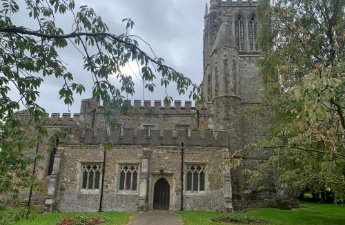 Sandy House | Cockayne Hatley Hall