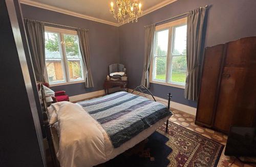 Sandy House | Cockayne Hatley Hall