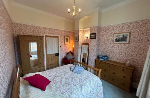 Sandy House | Cockayne Hatley Hall